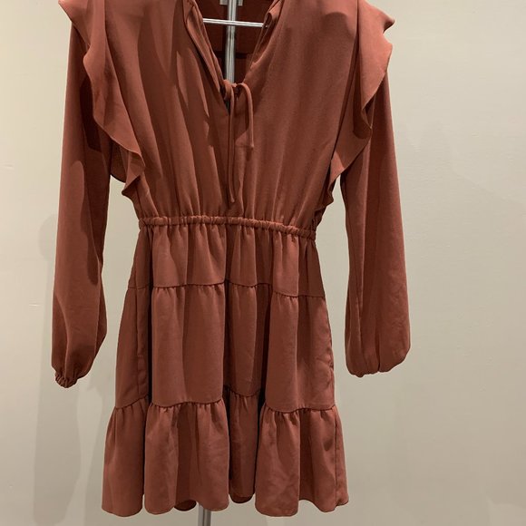 Aritzia Wilfred Ruffle Dress - Picture 1 of 3